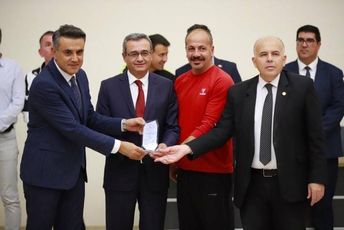 Denizli’de Okul Sporları Maratonu Başladı