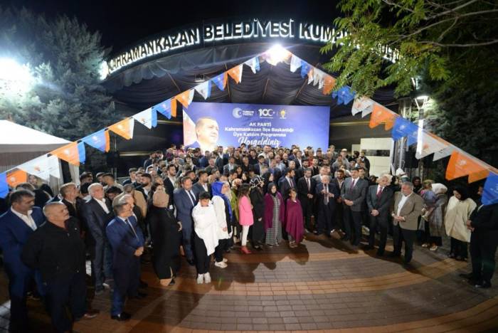 Ak Parti Kahramankazan İlçe Teşkilatı’nda Yeni Üyelere Rozet Takıldı