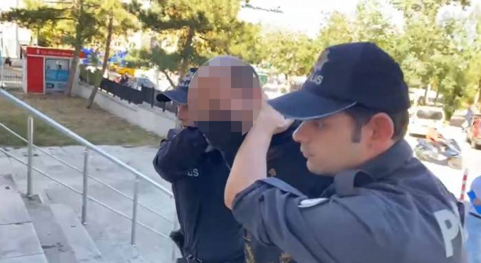 Annesini Defalarca Bıçaklayarak Öldüren Oğul, Adliyeye Sevk Edildi