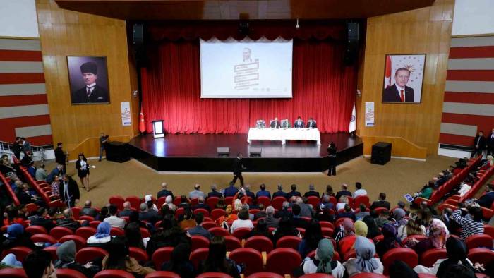 Erzurum’da “100. Yılında Türkiye Cumhuriyeti” Sempozyumu Başladı