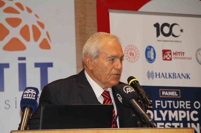 Ahmet Ayık: “Güreş Bir Bütündür; Güreşin Yağlısı, Karakucağı Olmaz”