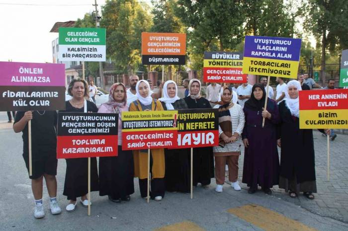 Nazilli’de Yakınları Uyuşturucu Bağımlısı Olan Ailelerden İlginç Eylem