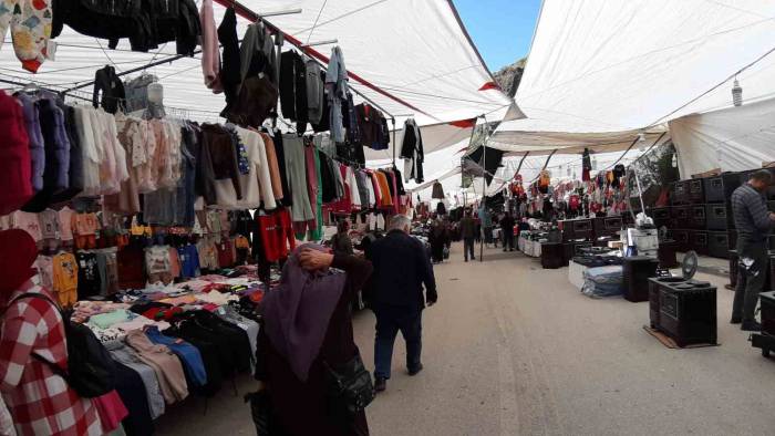 3 Kilometrelik Alana Dev Panayır Kuruldu