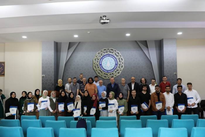 İlahiyat Fakültesi Öğrencilerinin Sunduğu Projelerin Tamamı Onaylandı