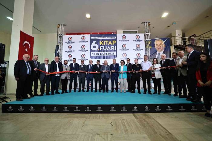 Denizli’nin Dev Kitap Fuarı 6. Kez Kapılarını Açtı
