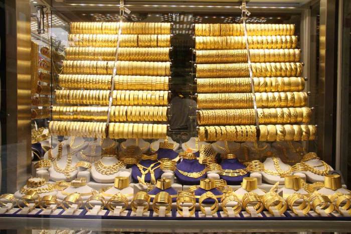 Kuyumculardan Vatandaşlara Altın Tavsiyesi, "Yıl Sonuna Kadar Altında Çok Büyük Bir Yükseliş Beklemiyoruz"