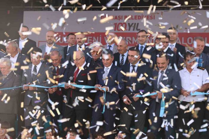 Ankara’nın Başkent Oluşunun 100. Yılında, 100. Yıl Buz Pateni Ve Tırmanma Salonu Hizmete Açıldı