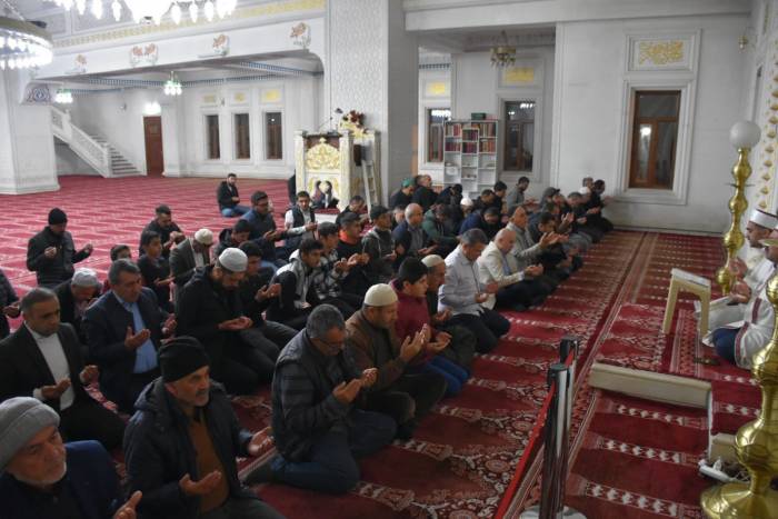 Filistin İçin Eller Semaya Kalktı