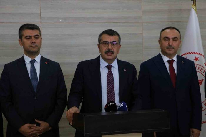 Bakan Tekin, Eğitimde Depreme Karşı Aldıkları Önlemi Açıkladı