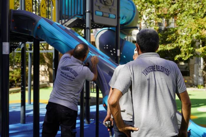 Yunusemre Belediyesi, Tevfikiye’de Bulunan Parkı Yeniledi