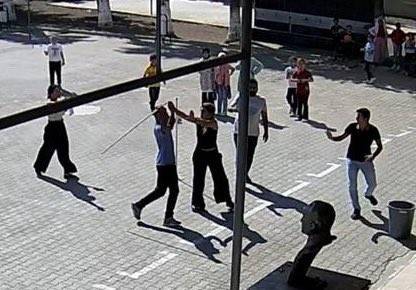 Adana’da Öğretmenlere Yumruklu Saldırı Kamerada