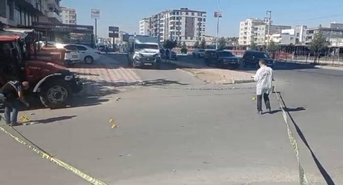Eniştesini Sokak Ortasında Öldürdü
