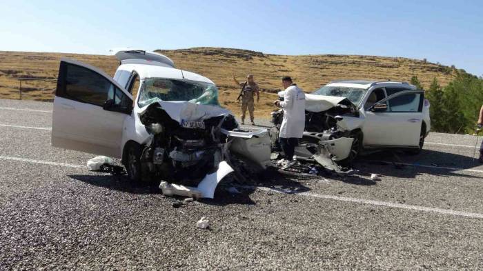 Gercüş’te Trafik Kazası: 8 Yaralı