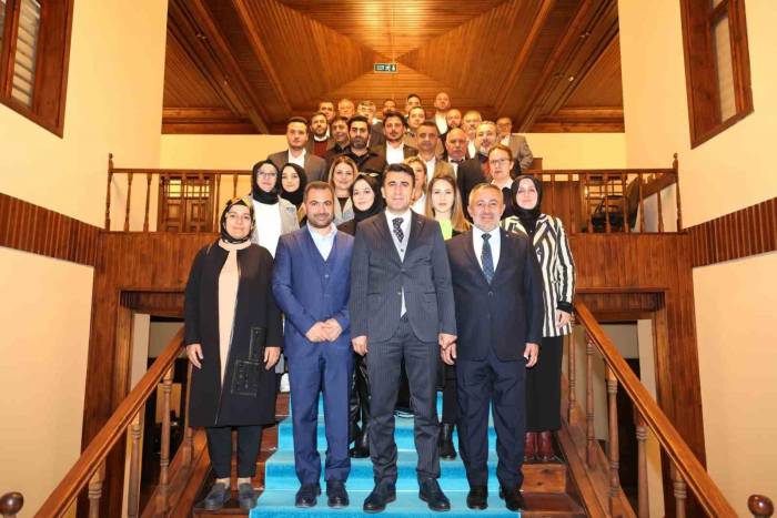 Ak Parti İl Yönetim Kurulu Üyeleri Vali İle Bir Araya Geldi