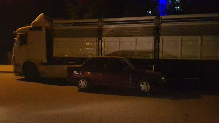 Ticari Araç Ve Otomobil Çarpıştı: 1 Yaralı