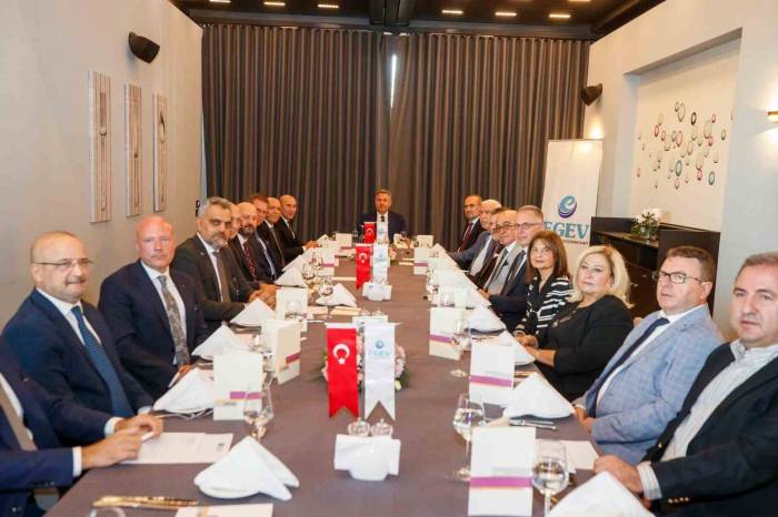 Başkan Soyer: "Gediz Nehri’nin Kurtarılması İçin Kaybedecek Tek Bir Saniyemiz Yok"