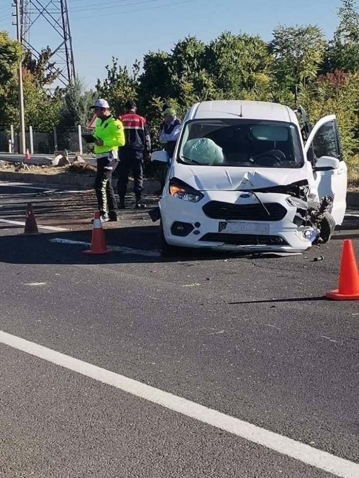 Elazığ’da Trafik Kazası: 4 Yaralı