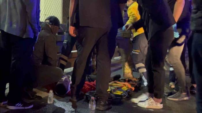 Güngören’de Lüks Ciple Makas Atan Genç Sürücü Canından Oldu: 1 Ölü, 3 Ağır Yaralı
