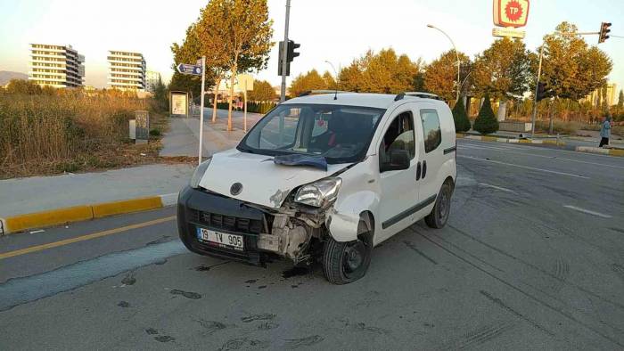 Çorum’da Trafik Kazası: 2 Yaralı