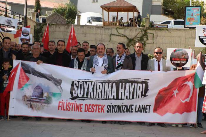 Hakkâri’de “Filistin’e Destek Siyonizm’e Lanet” Mitingi