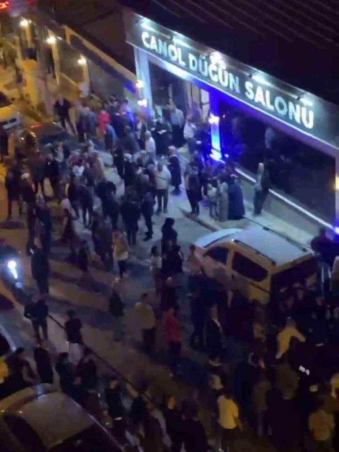 Düğünde Çıkan Kavga Sokağa Taştı, Ortalık Savaş Alanına Döndü