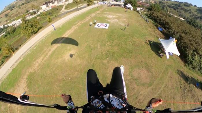 ’yamaç Paraşütü Hedef Yarışması’ Nefes Kesti