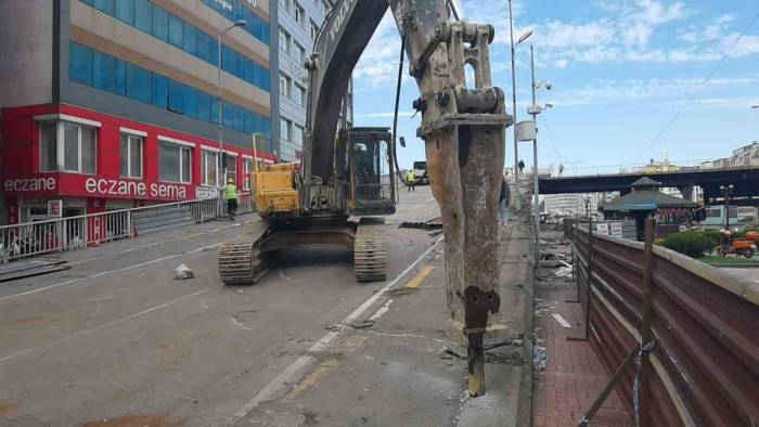67 Yıllık Köprünün Yıkımına Başlandı