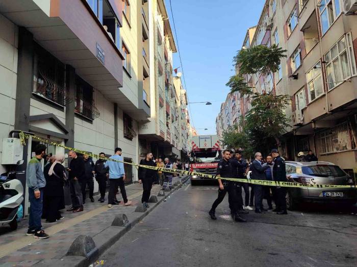 Ailesiyle Tartışan Alkollü Şahıs Oturduğu Evi Yaktı, Binada 19 Kişi Mahsur Kaldı