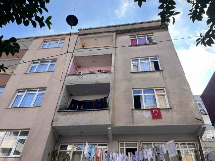 Esenler’de Zemininde Kayma Yaşanan Bina Mühürlendi