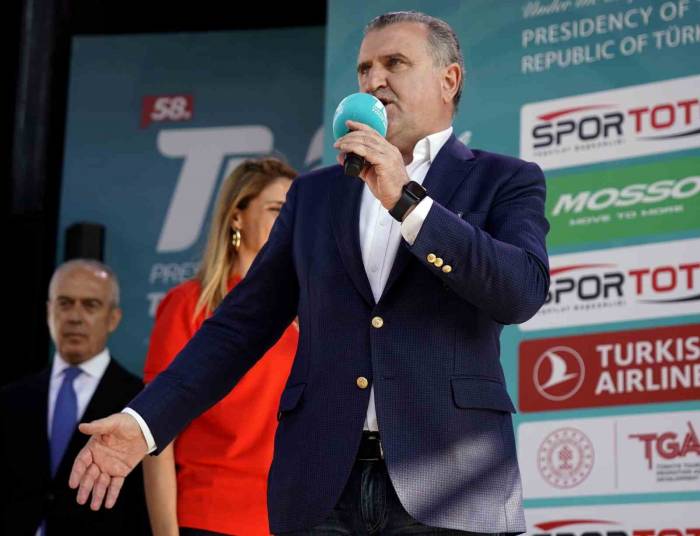 Osman Aşkın Bak: "Bütün Dünya, İstanbul’un Ve Boğazın Güzelliklerini, Dinamizmini Görmüş Oldu"