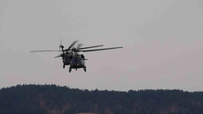 ’çelik Kanatlar’dan Havada Zeybek Gösterisi