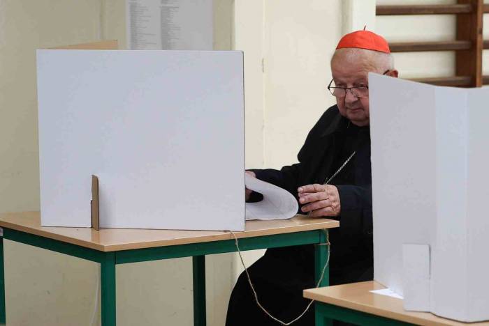 Polonya’da Halk Sandık Başında