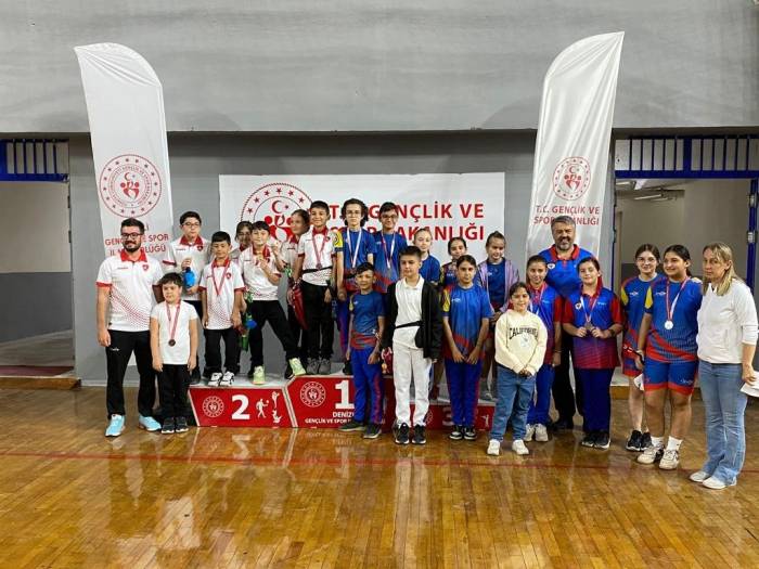 Okçuluk Müsabakalarında Dereceye Giren Sporculara Ödülleri Verildi