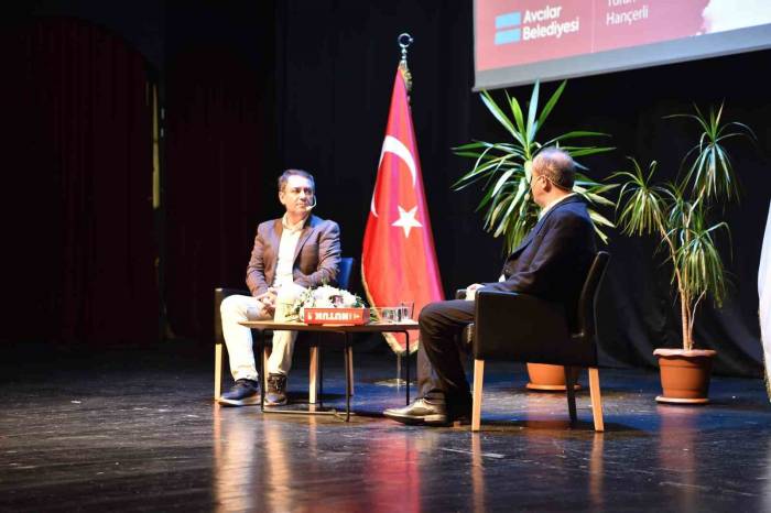 Avcılar’da "Cumhuriyeti Anlamak" Adlı Söyleşi Gerçekleştirildi