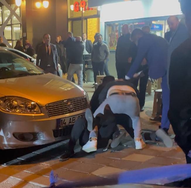 Düğün Salonunda Ortalık Karıştı: Tekme Tokat Kavga Ettiler