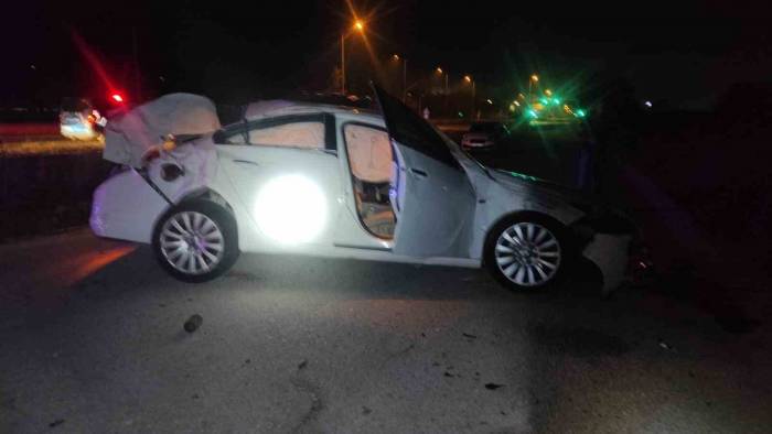 Kontrolden Çıkan Otomobil Tali Yola Uçtu: 1 Yaralı