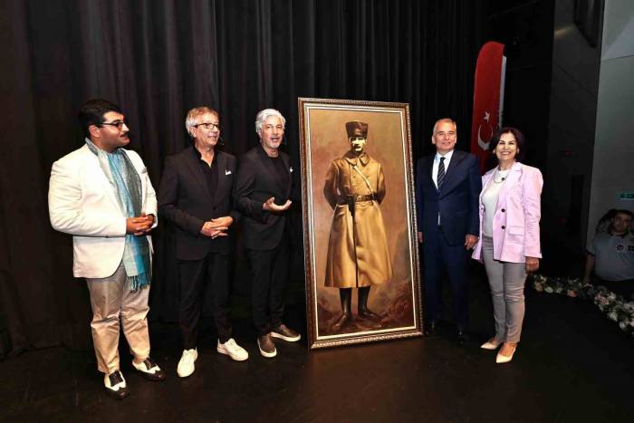 Süheyl-behzat Uygur Kardeşler Denizli’de Sevenleriyle Bir Araya Geldi