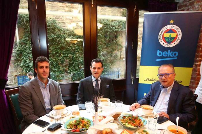 Fenerbahçe Erkek Basketbol Takımı, Basınla Bir Araya Geldi