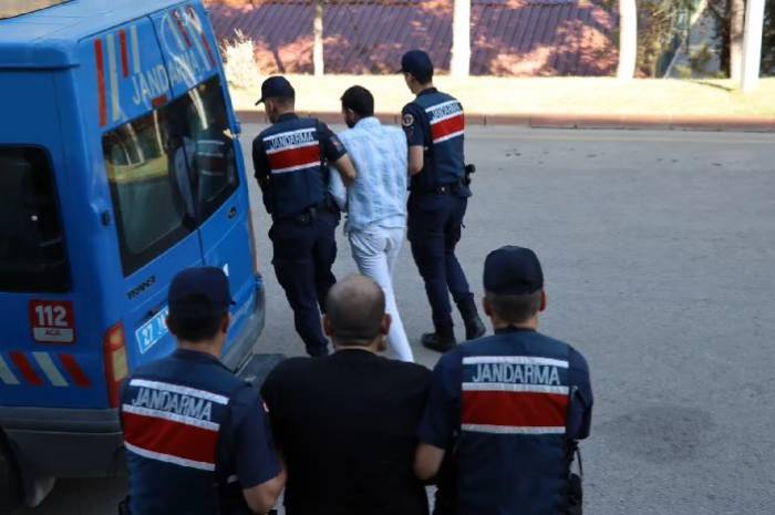 Gaziantep’te Kaçakçılık Ve Uyuşturucu Operasyonu: 9 Şahıs Tutuklandı