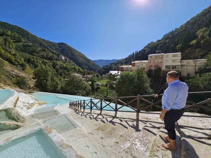 Giresun’un Pamukkalesi Ziyaretçi Akınına Uğruyor