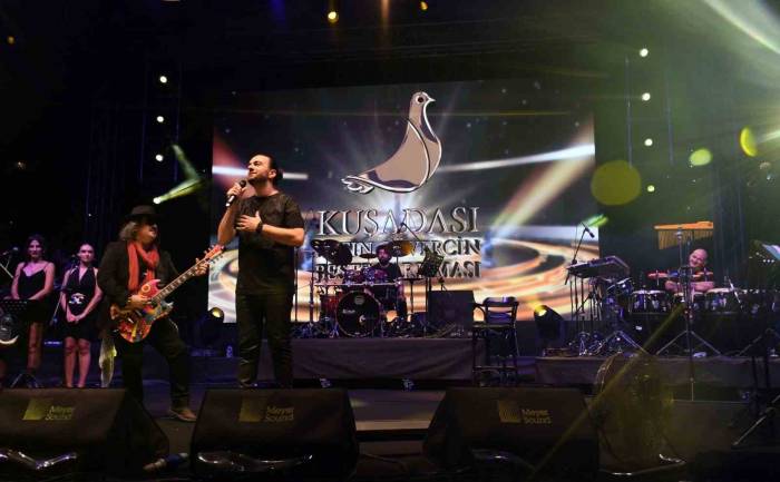 Kuşadası 2023 Turizm Sezonunda Sanatla Daha Da Güzelleşti