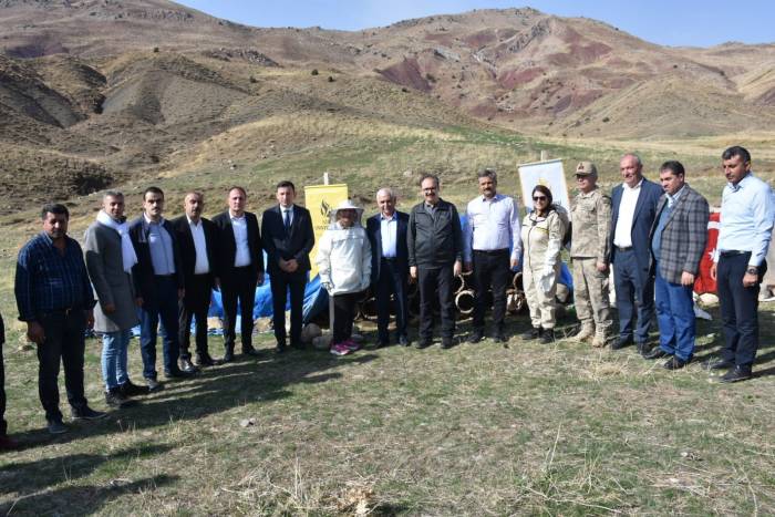 Siirt’te 2 Bin 47 Rakımlı Çemikare Yaylası’nda Bal Hasadı Yapıldı