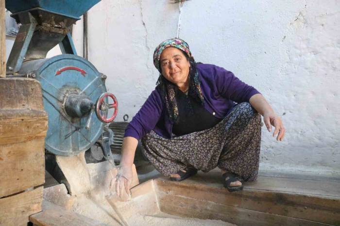 İlçede Tek, 30 Yıldır Öğütüyor