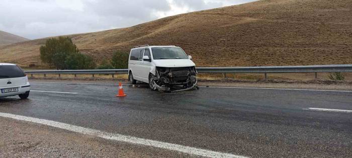 Bir Gün Önce 7 Kişinin Öldüğü Yerde Kaza: 7 Yaralı