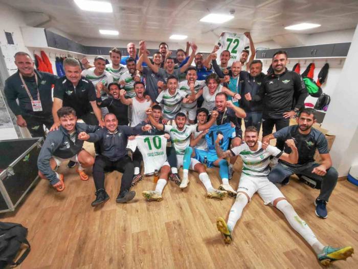 Akhisarspor İlk Galibiyetini Aldı, Turgutluspor Takibini Sürdürdü