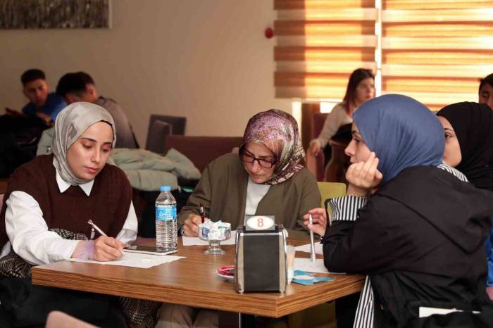 Togü’de 5 Farklı Dilin Konuşulduğu ‘Dil Cafe ‘ Açıldı