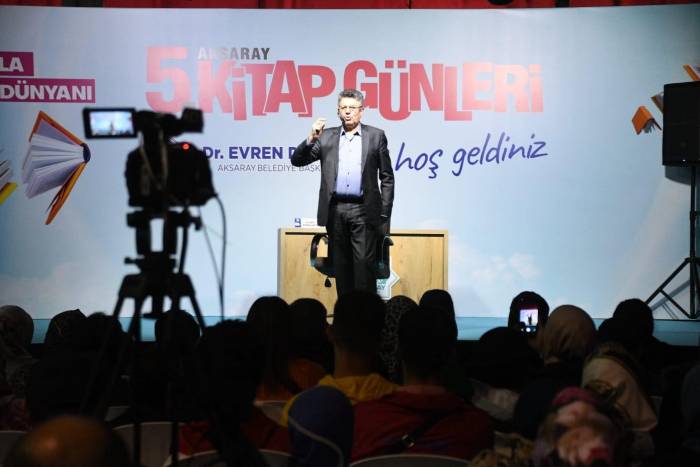 Aksaray’daki Kitap Günlerinde Alişan Kapaklıkaya Söyleşisi
