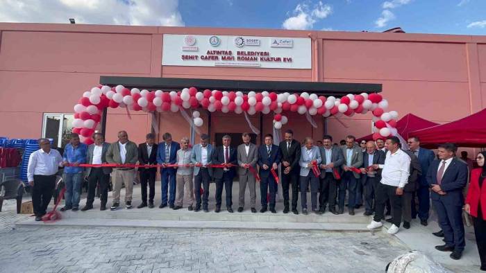 Altıntaş’ta Şehit Cafer Mavi Roman Kültür Evi Hizmete Girdi