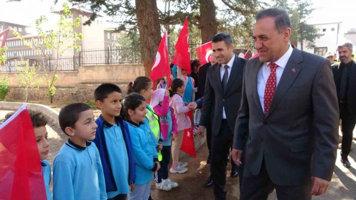 Bingöl Valisi Usta: “Yayaların Güvenliğini Tehlikeye Düşüren Her Türlü Taşıt Sahibine Ceza Vermekten İmtina Etmeyeceğiz”