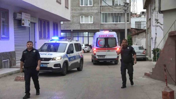 Alacaklı Olduğu Kişiyi Bacaklarından Vurdu